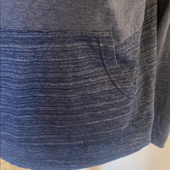 Broken Threads Hoodie blue and white size S - Picture 3 of 7